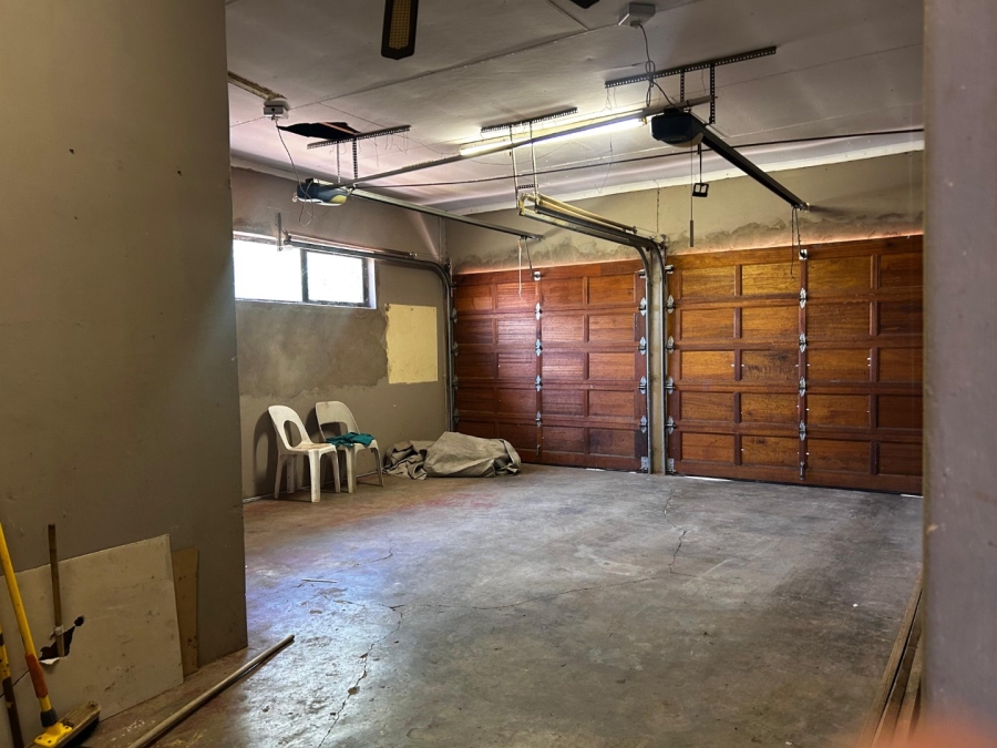 4 Bedroom Property for Sale in Uitsig Free State